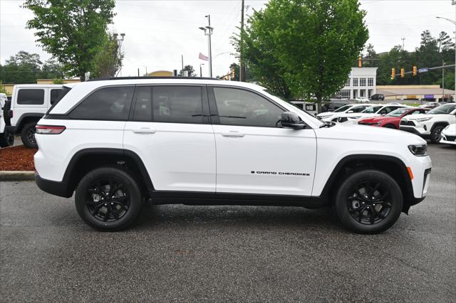 2026 Jeep Grand Cherokee Altitude 4x2