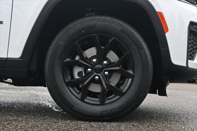 2026 Jeep Grand Cherokee Altitude 4x2