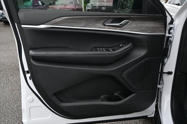 2026 Jeep Grand Cherokee Altitude 4x2