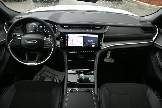 2026 Jeep Grand Cherokee Altitude 4x2