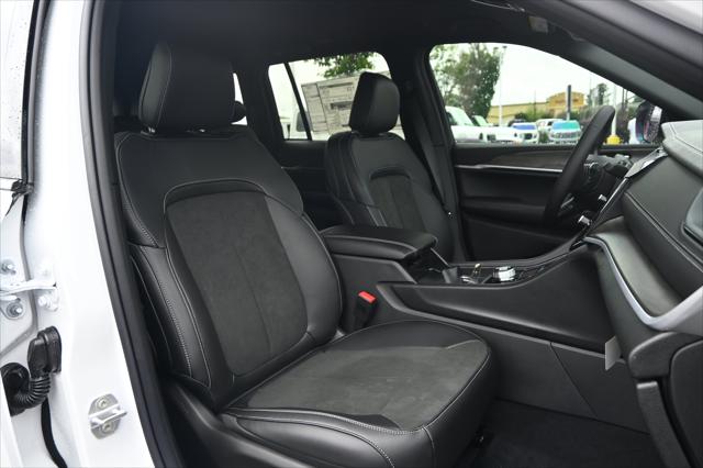 2026 Jeep Grand Cherokee Altitude 4x2