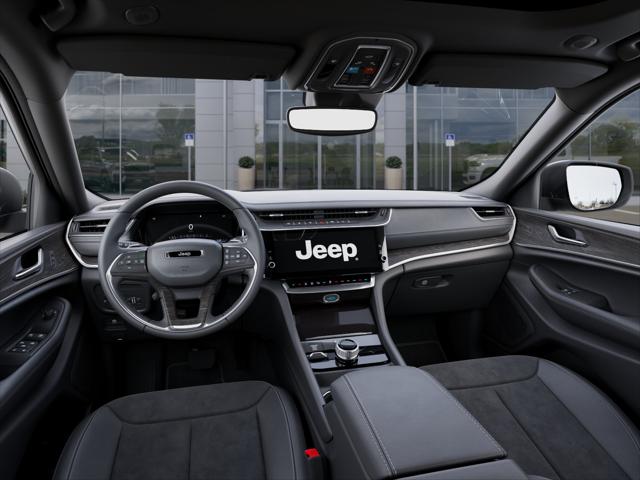 2026 Jeep Grand Cherokee Altitude 4x2