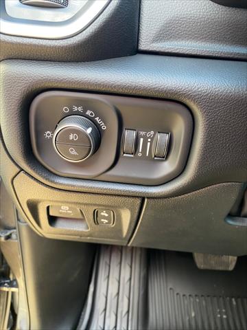 2026 Ram 1500 Lone Star Crew Cab 4x4 5'7" Box