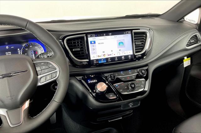 New 2026 Chrysler Pacifica Select For Sale in Millington, TN
