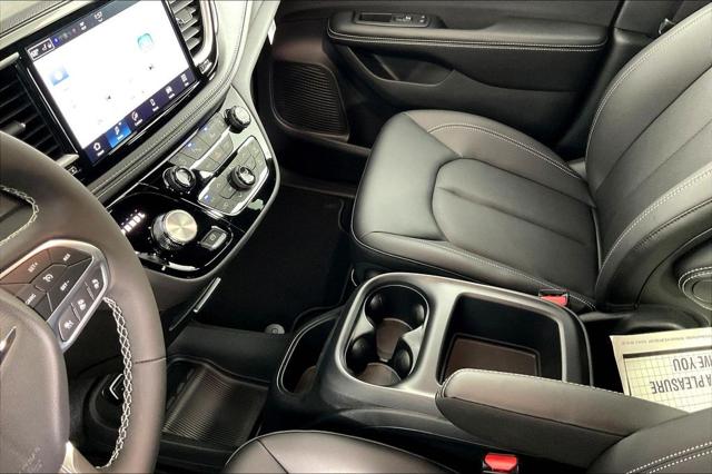 New 2026 Chrysler Pacifica Select For Sale in Millington, TN