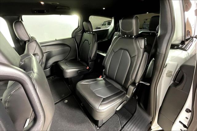 New 2026 Chrysler Pacifica Select For Sale in Millington, TN
