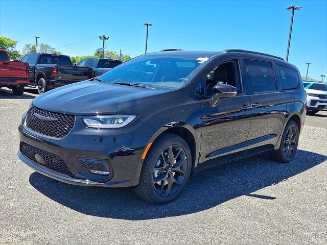 2026 Chrysler Pacifica Limited AWD