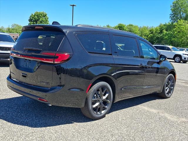 2026 Chrysler Pacifica Limited AWD