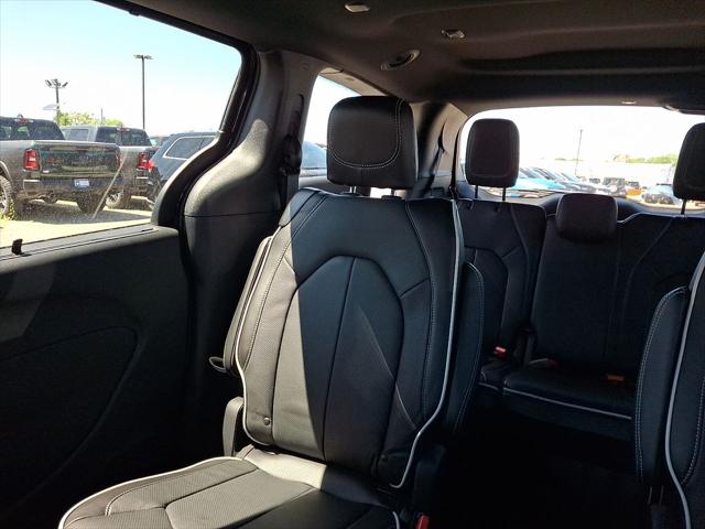 2026 Chrysler Pacifica Limited AWD