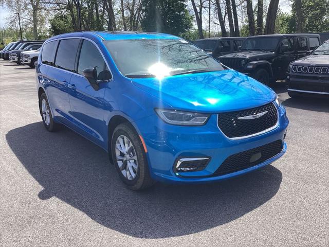 2026 Chrysler Pacifica Select AWD