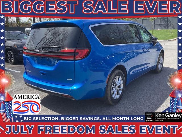 2026 Chrysler Pacifica Select AWD