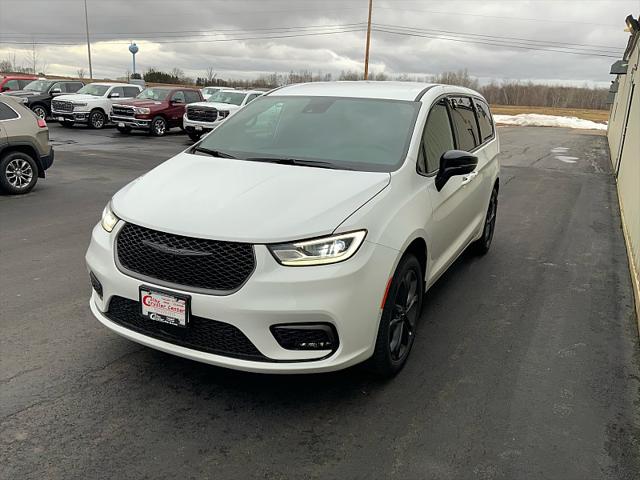 2026 Chrysler Pacifica PACIFICA SELECT AWD