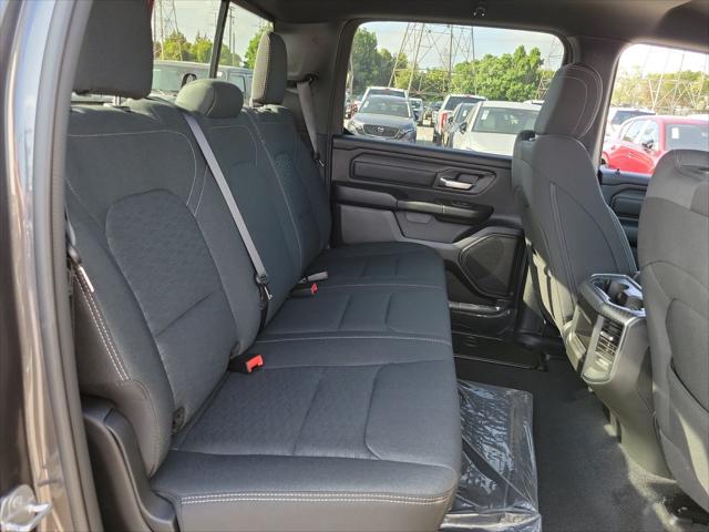 2026 Ram 1500 Express Crew Cab 4x4 57 Box