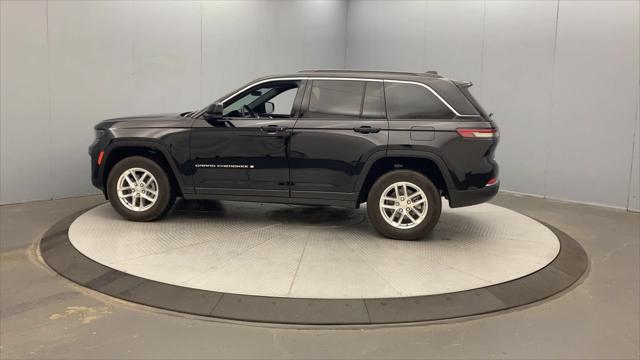2026 Jeep Grand Cherokee GRAND CHEROKEE LAREDO X 4X4