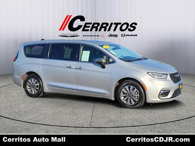 2023 Chrysler Pacifica Hybrid Limited for sale in Cerritos, CA