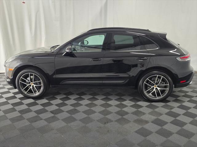 2025 Porsche Macan Unknown