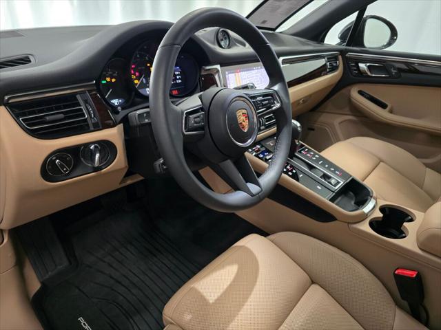 2025 Porsche Macan Unknown