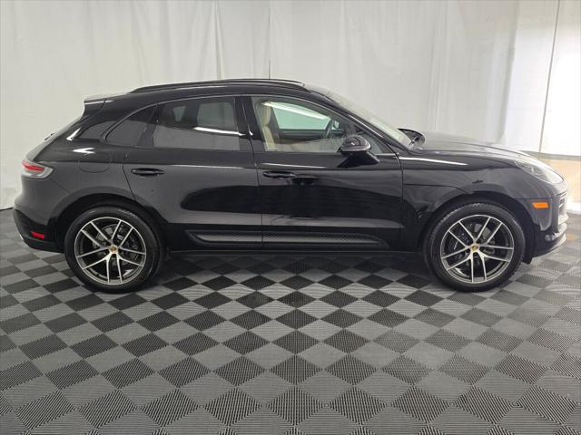 2025 Porsche Macan Unknown