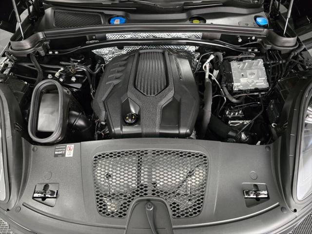 2025 Porsche Macan Unknown