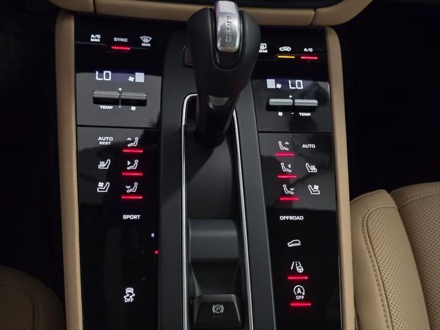 2025 Porsche Macan Unknown