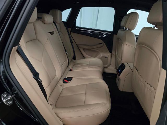 2025 Porsche Macan Unknown