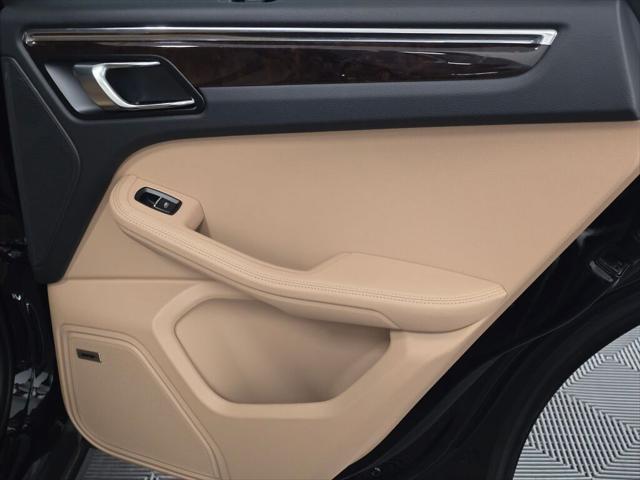 2025 Porsche Macan Unknown