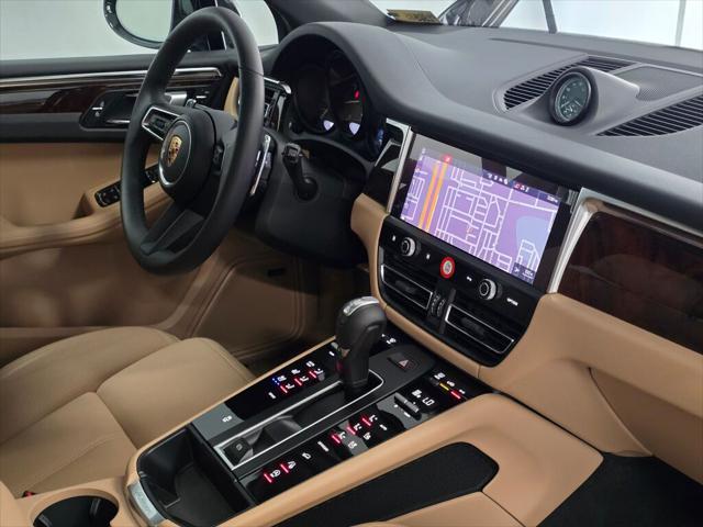 2025 Porsche Macan Unknown