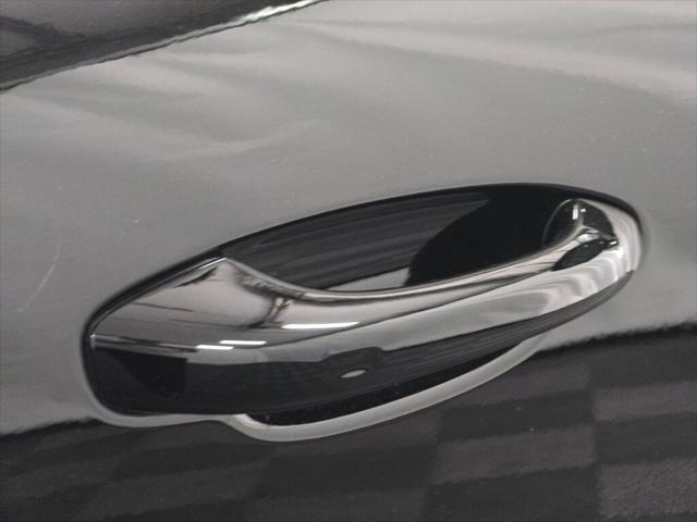 2025 Porsche Macan Unknown