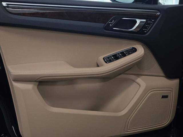 2025 Porsche Macan Unknown