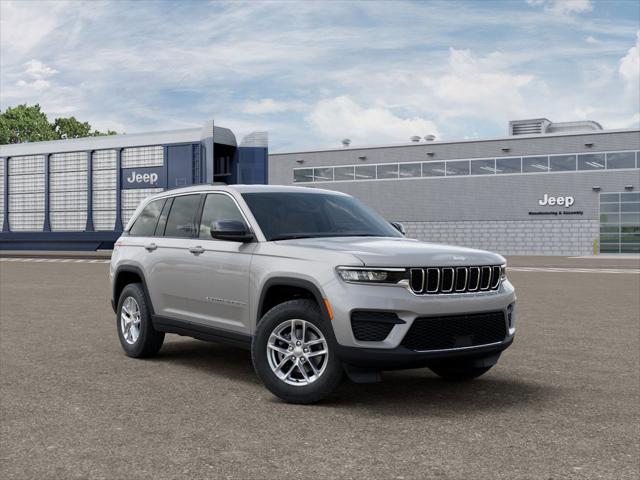 2026 Jeep Grand Cherokee Laredo 4x4
