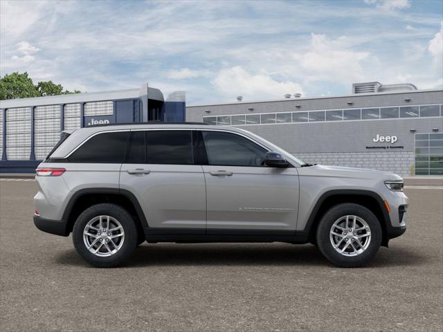 2026 Jeep Grand Cherokee Laredo 4x4