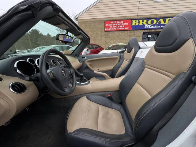 2007 Pontiac Solstice Base