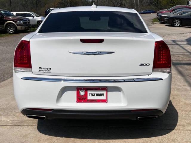 2017 Chrysler 300 Limited