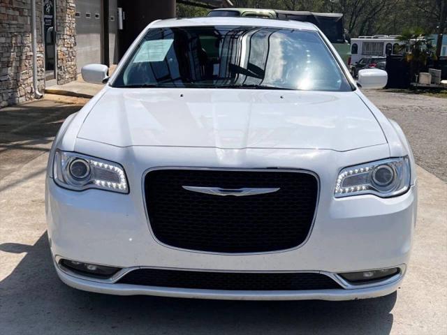 2017 Chrysler 300 Limited