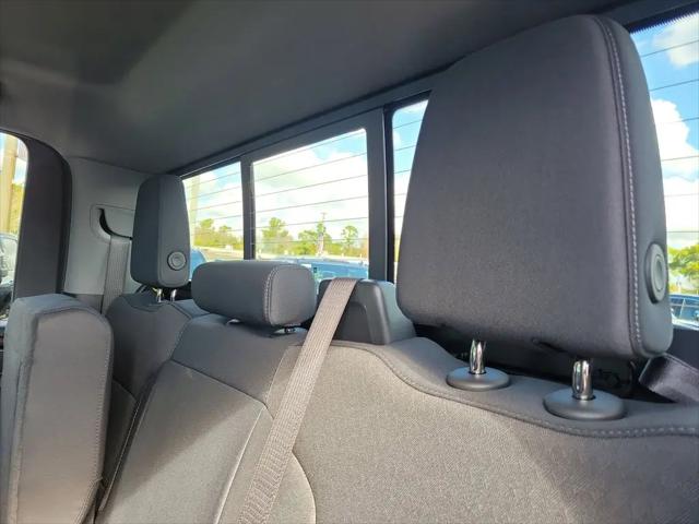 2026 GMC Sierra 2500HD Double Cab, Standard Bed, SLE, RWD