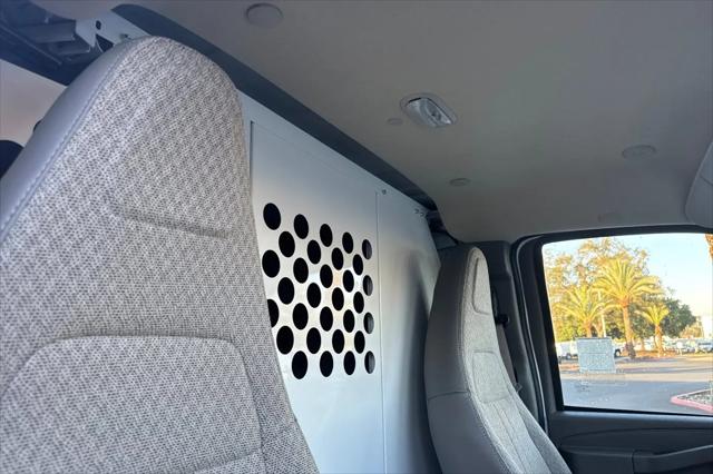 2025 Chevrolet Express Cargo Van RWD 2500 Regular Wheelbase WT
