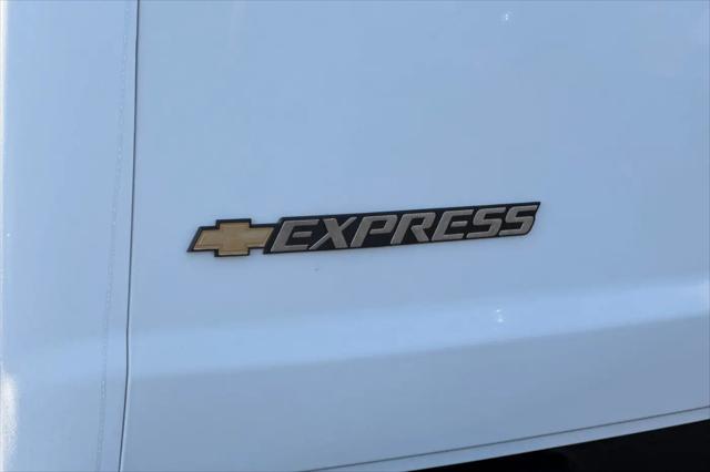 2025 Chevrolet Express Cargo Van RWD 2500 Regular Wheelbase WT
