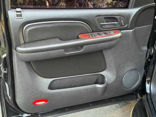 2007 Cadillac Escalade Standard