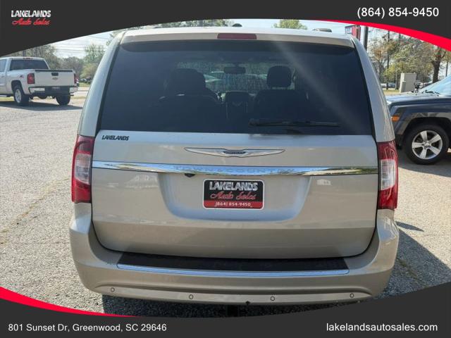 2016 Chrysler Town & Country Touring-L Anniversary Edition