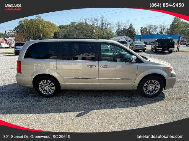 2016 Chrysler Town & Country Touring-L Anniversary Edition