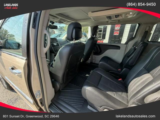 2016 Chrysler Town & Country Touring-L Anniversary Edition