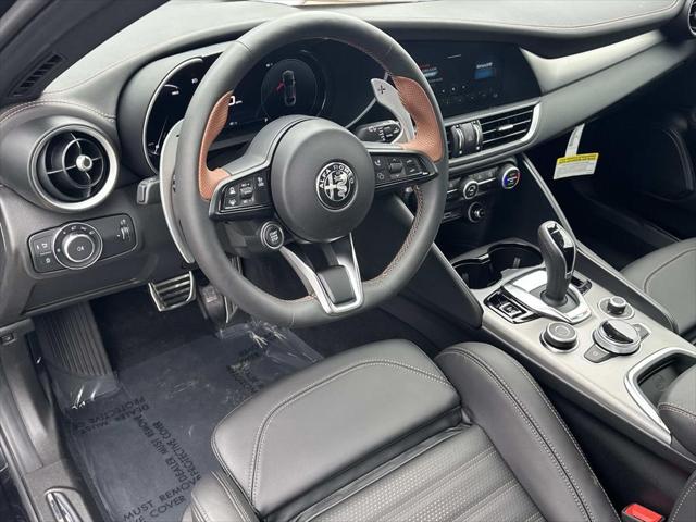 2025 Alfa Romeo Giulia GIULIA INTENSA AWD