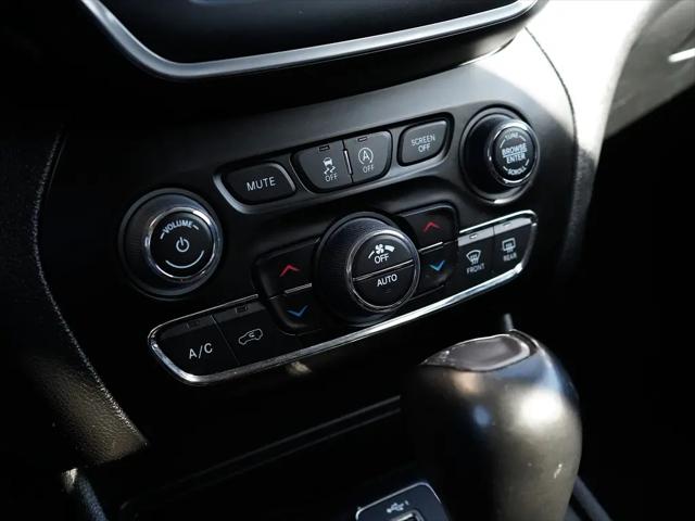 2023 Jeep Cherokee Altitude Lux 4x4