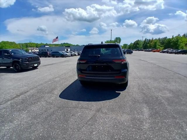 2026 Jeep Grand Cherokee Altitude 4x4