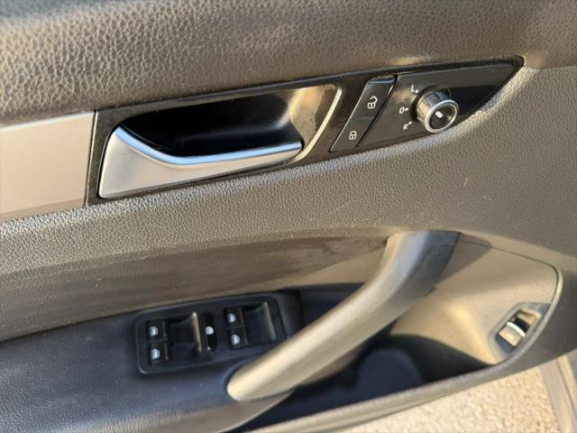 2013 Volkswagen Passat 2.5L Wolfsburg Edition