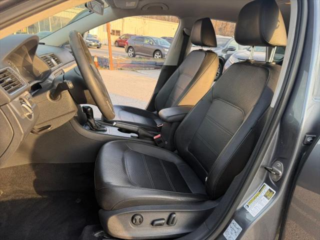 2013 Volkswagen Passat 2.5L Wolfsburg Edition