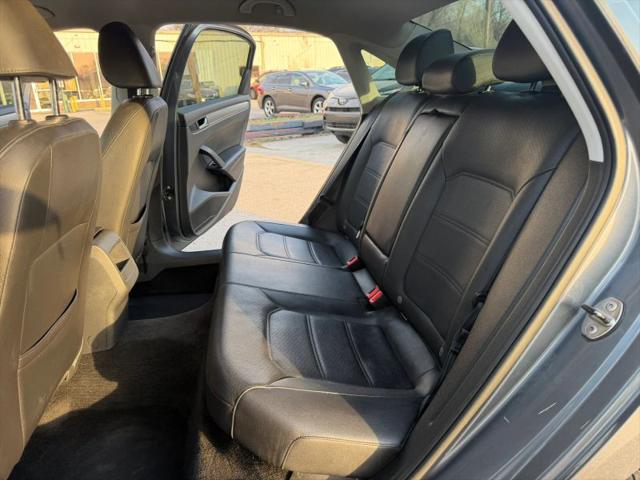 2013 Volkswagen Passat 2.5L Wolfsburg Edition