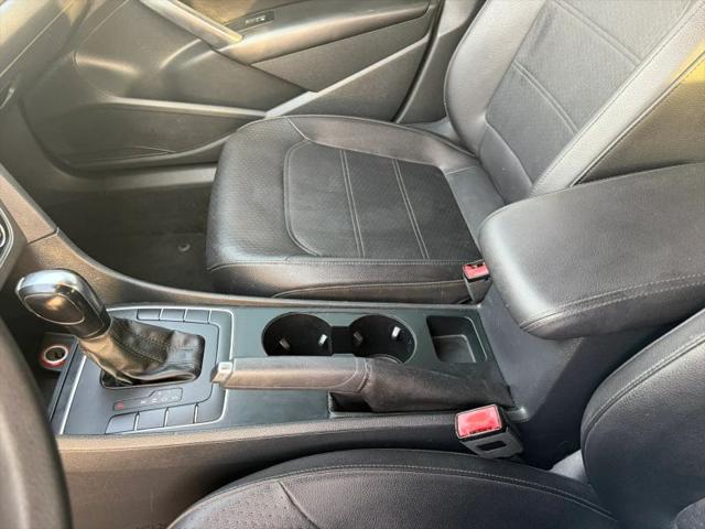 2013 Volkswagen Passat 2.5L Wolfsburg Edition
