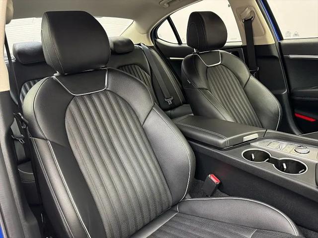 2022 Genesis G70 2.0T AWD