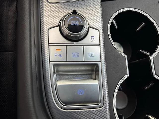 2022 Genesis G70 2.0T AWD